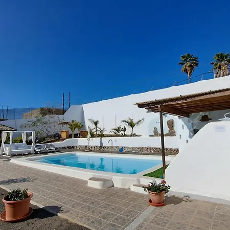 Inviting 1-bedroom House 'esquina' Vistamar