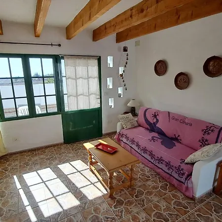 Inviting 1-bedroom House 'esquina' Vistamar *