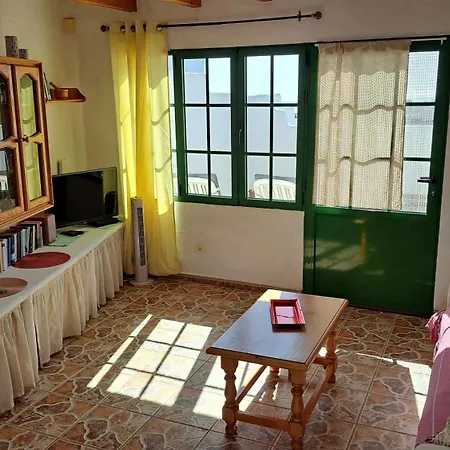 Inviting 1-bedroom House 'esquina' Vistamar * Салобре
